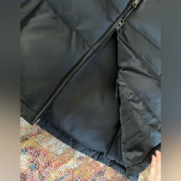 EUC Vintage Guess down puffer coat women’s small black zip up jacket unisex top - Picture 8 of 16